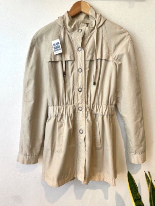 Producto - Trench beige talle único (S/M aprox)