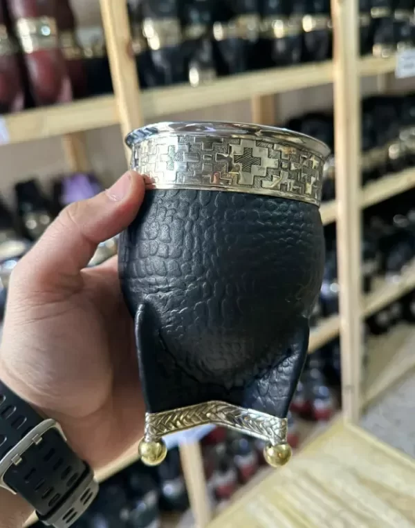 Producto - imperial-de-cuero-croco-con-virola-de-bronce-con-bolitas