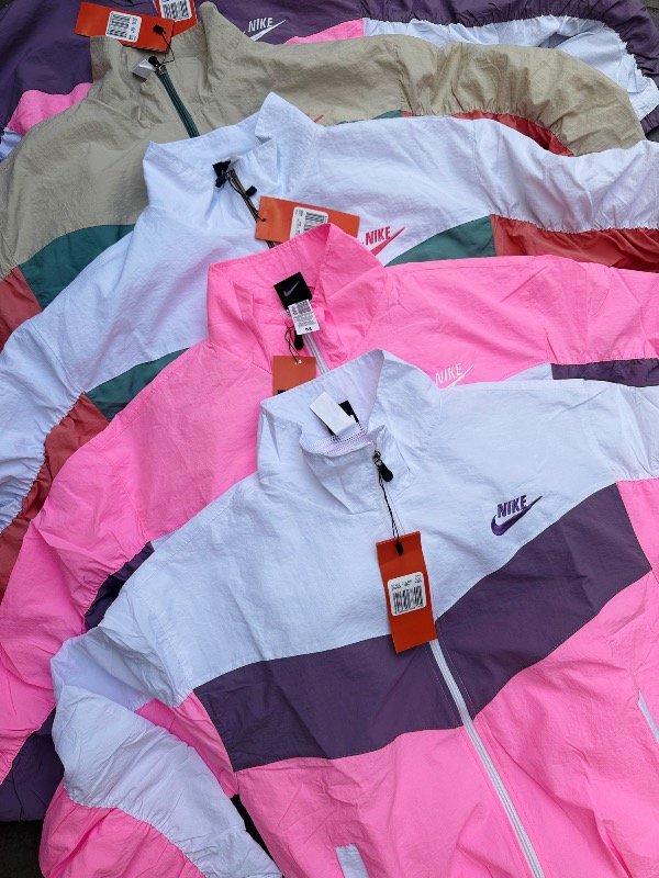 Producto - Campera Nike//retro