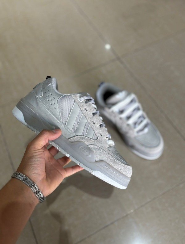 Producto - Adi 2000 Gris