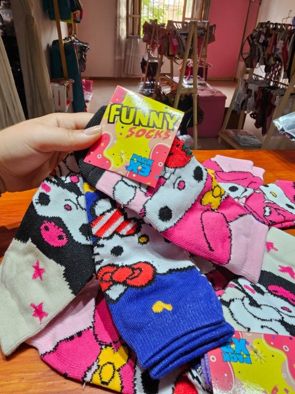 Producto - Soquetes KUROMI y KITTY infantiles x3 - 0