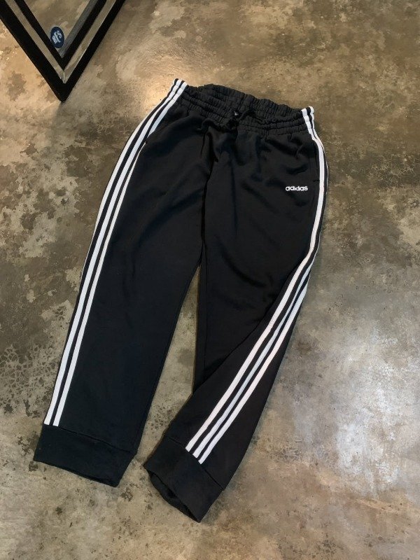 Producto - Adidas Essential Black (XL)