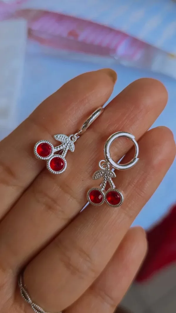 Producto - Argollas cherry cubic rojoAB