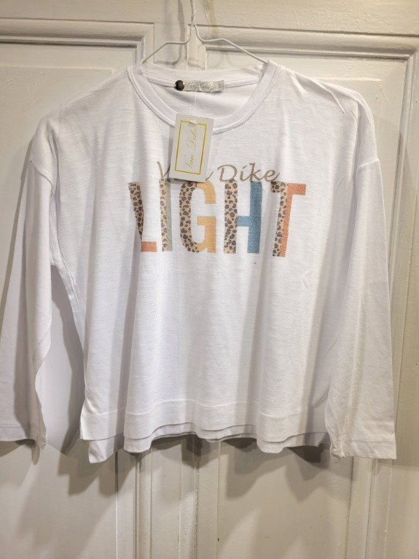 Producto - Remera VAN DIKE light Nueva con etiqueta Talle 16 años - PRECIO: 24X