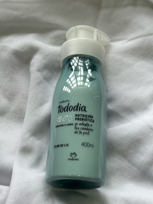 Producto - Natura Tododia Crema corporal 400ml Flor de lis