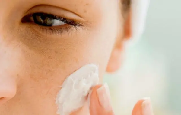 Producto - Combo DESPIGMENTANE: crema blanqueadora, serum fungí , serum retinol blue-