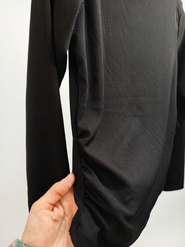 Producto - Remera manga larga con frunce - 1
