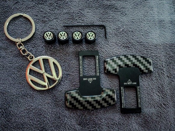 Producto - Combo Volkswagen con anti sensores plateado