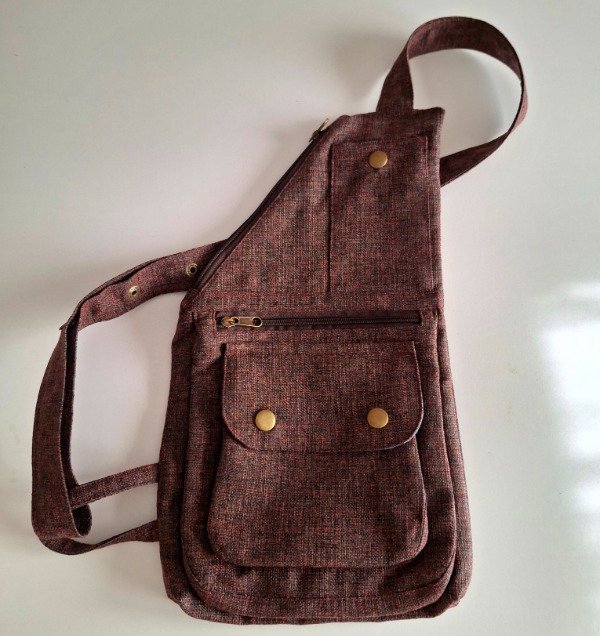 Mochila pechera bordó
