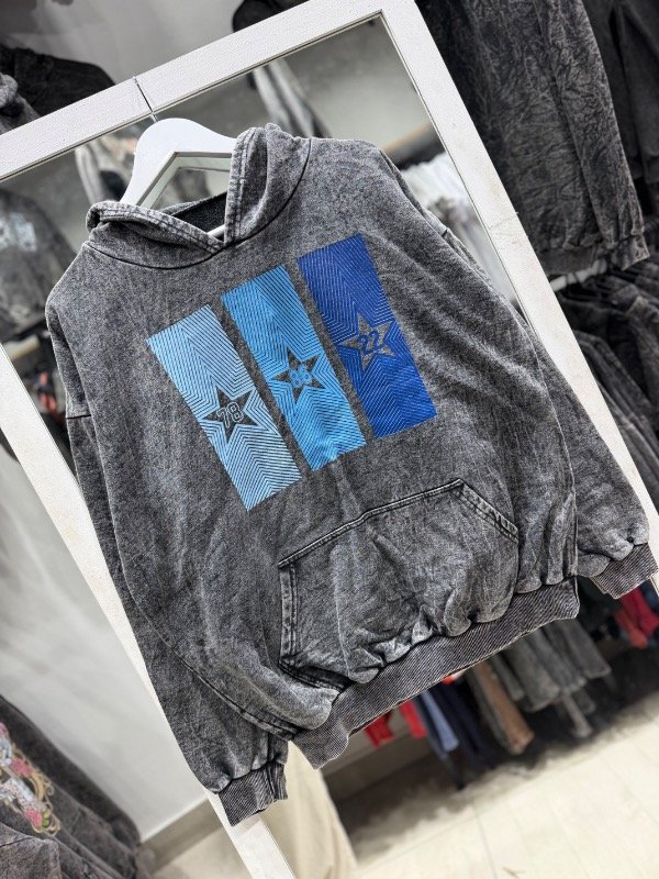 Buzo batik de tres estrellas