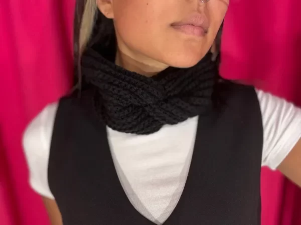 Producto - CUELLITO DE LANA NEGRO