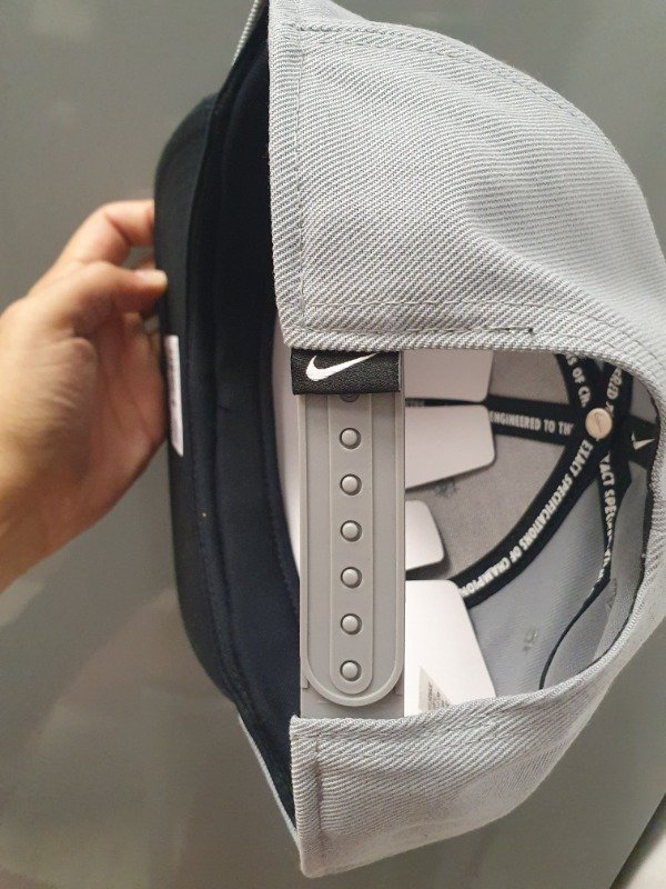 Nike pro futura snapback negro — imagen 4