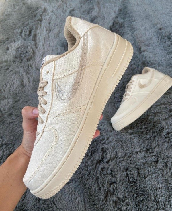 nike stussy beige