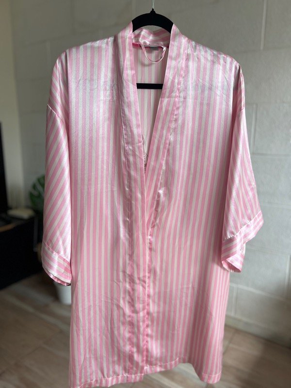 Producto - VS satin Angel Wings robe