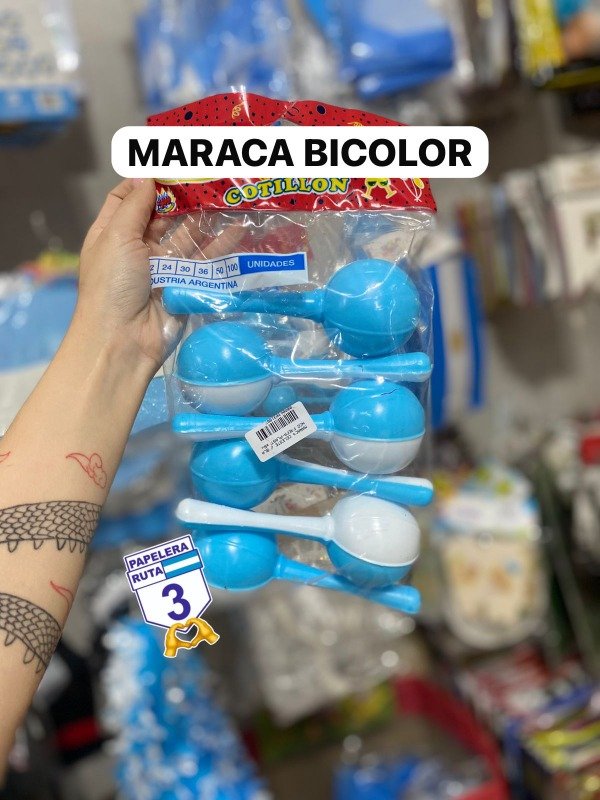 Producto - MARACA BICOLOR CELESTE/BLANCO X6U