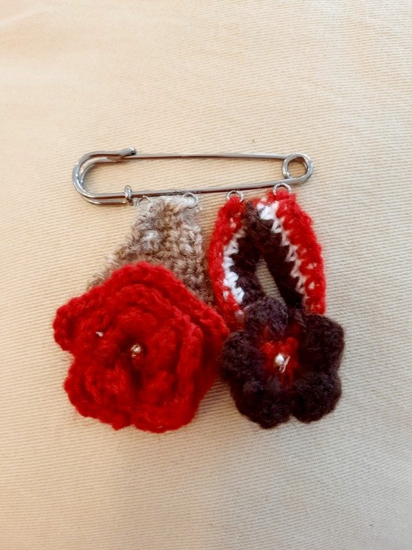 Producto - Broche Flor Rojo