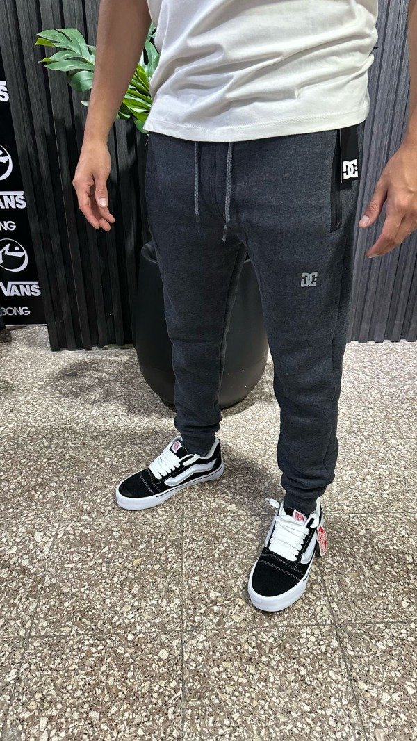 Producto - Jogging DC frisa GRIS OSCURO