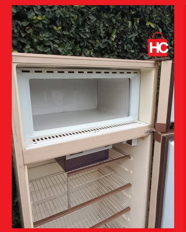 Producto - Heladera de 2 puertas con congelador Saccol Súper fiel y cumplidora - 4