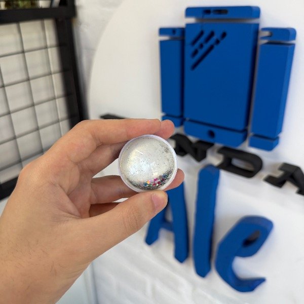 Producto - Pop Socket brilloso plateado con agua