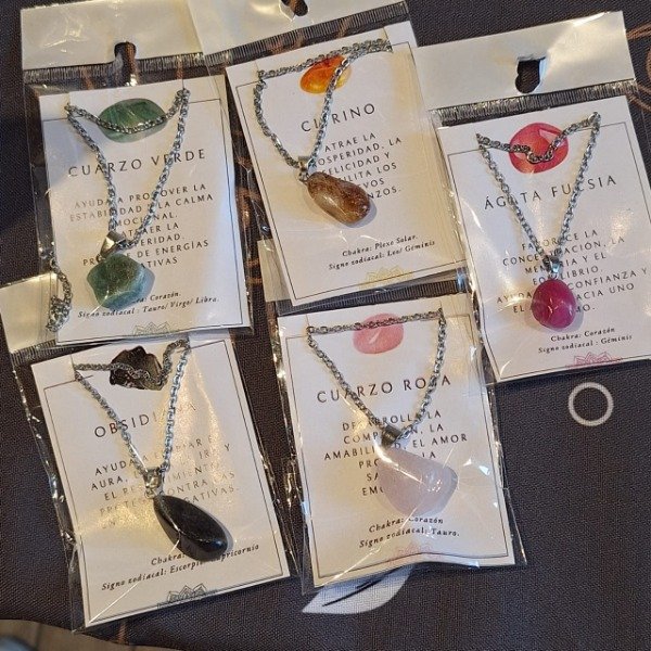 Producto - Collar Piedra Rolada con Tarjeta