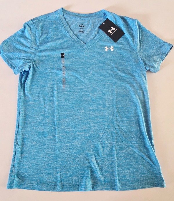Remera manga corta depprtiva under armon talle M celeste