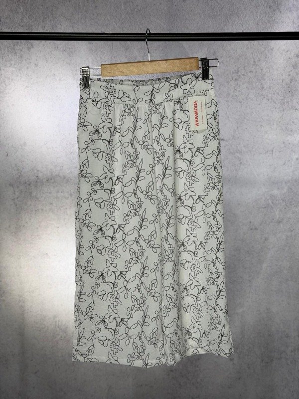 Producto - CAPRI LINO CEY BLANCO CON DETALLES EN NEGRO