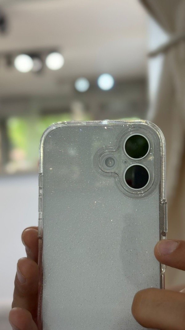 Producto - Funda brillos (iPhone 16 plus)