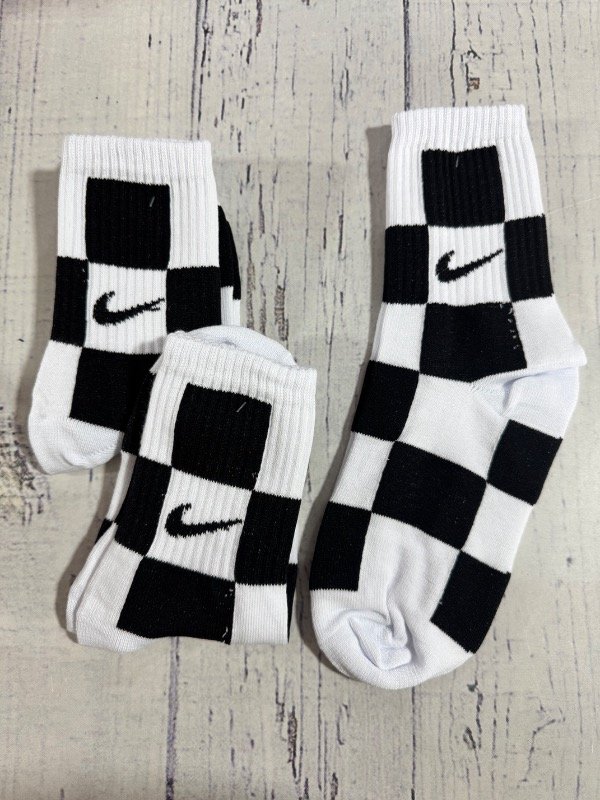 Producto - Nike Square Negra