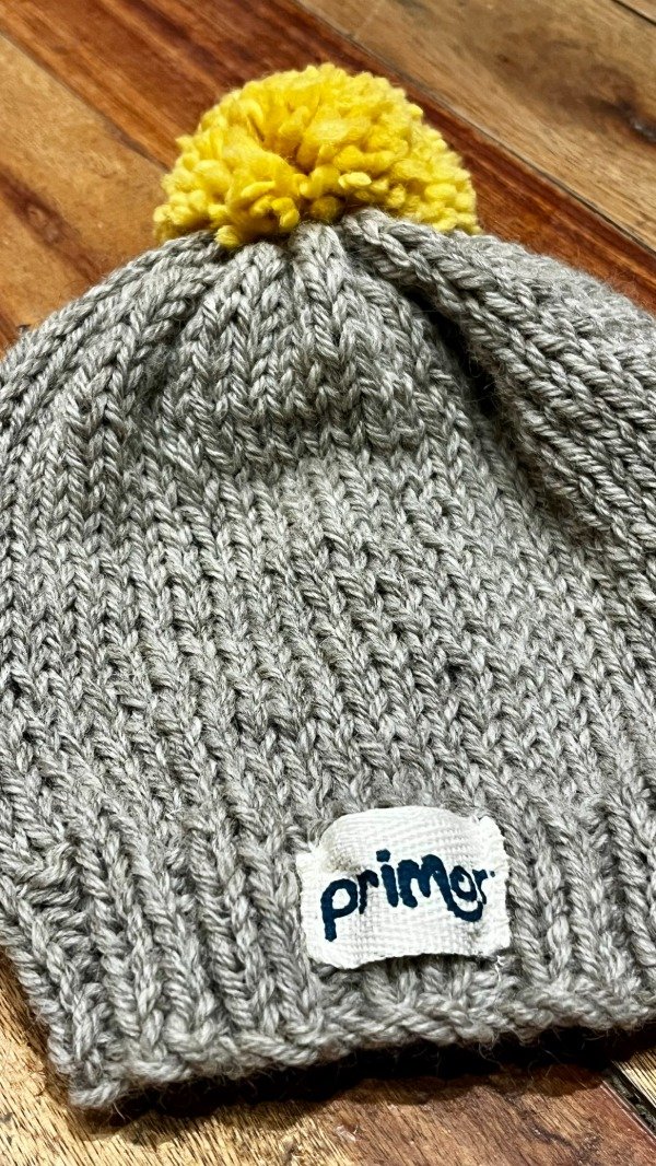 Producto - Gorrino Gris y Amarillo - 1