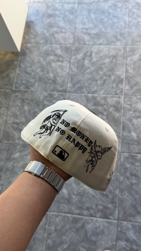 Producto - CAP CERRADA PLANA LOS ANGELES ANGELS BEIGE CLARO 58.7cm