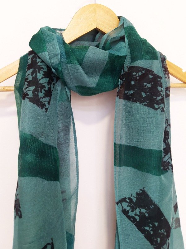 Producto - Pañuelo Mega -verde estampa en negro y verde-