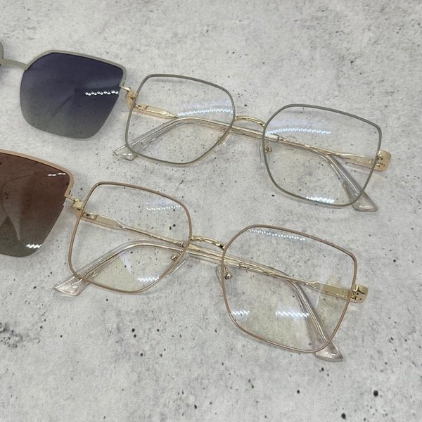 Producto - Clip ON Modelo 91710, Armazón cuadrado oversize metal