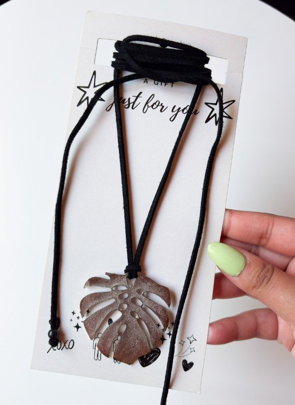 Producto - COLLAR REGULABLE NEGRO HOJA