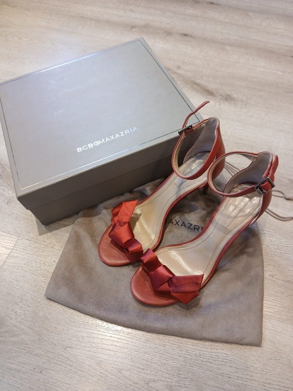 Producto - Sandalias BCBGMAXAZRIA (39)