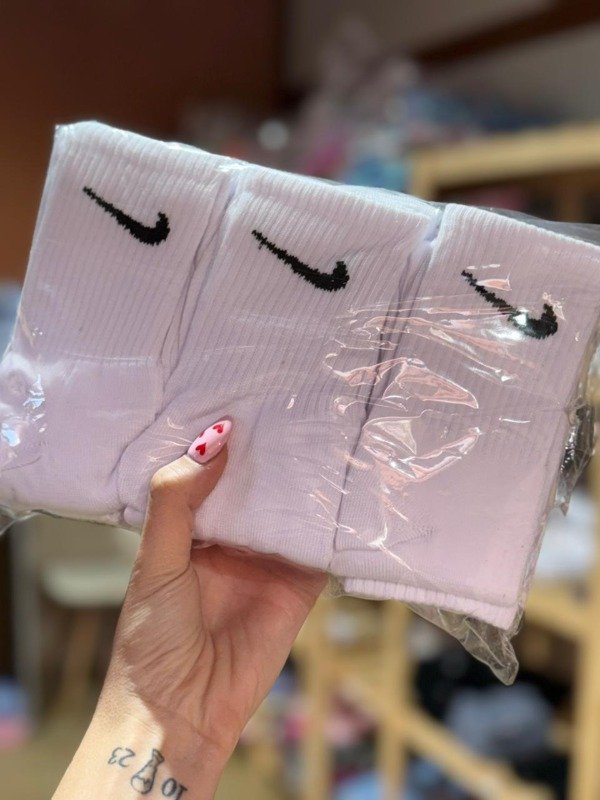 Producto - Docena Cerrada Nike Blanca