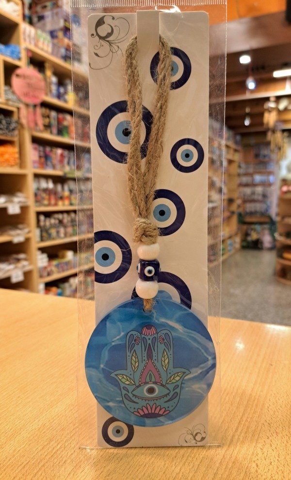 Producto - Colgante de vidrio chico Mano con ojo azul con hilo yute 22 cm x 8 cm diametro