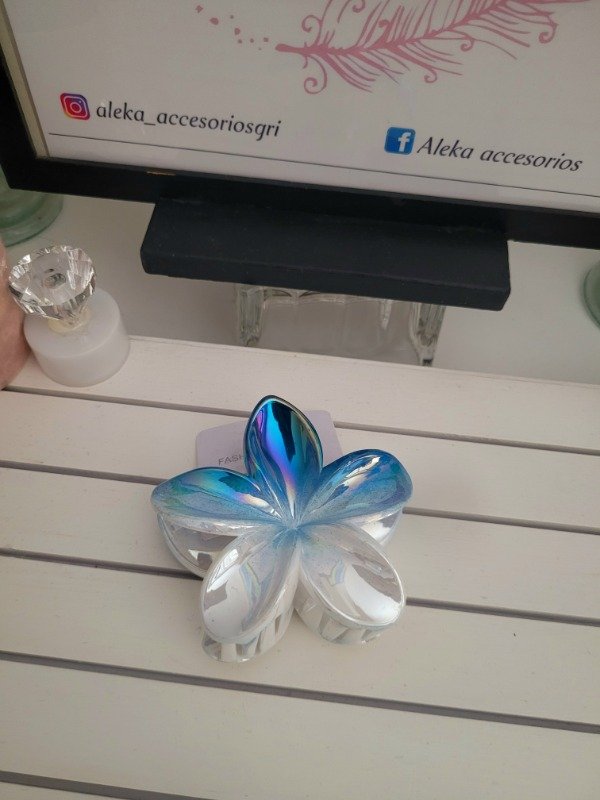 Producto - Broche hawaiano tornasol azul