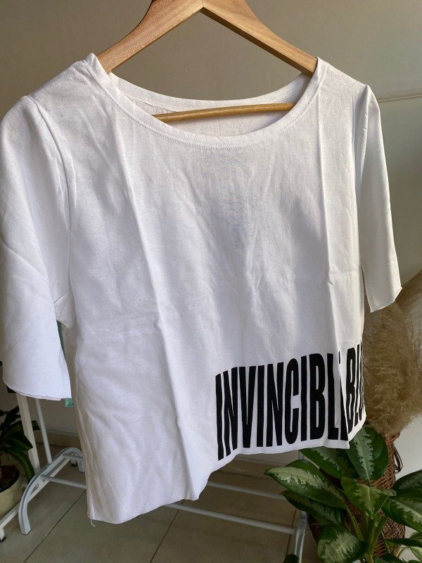 Producto - Remera Invincible Blanca