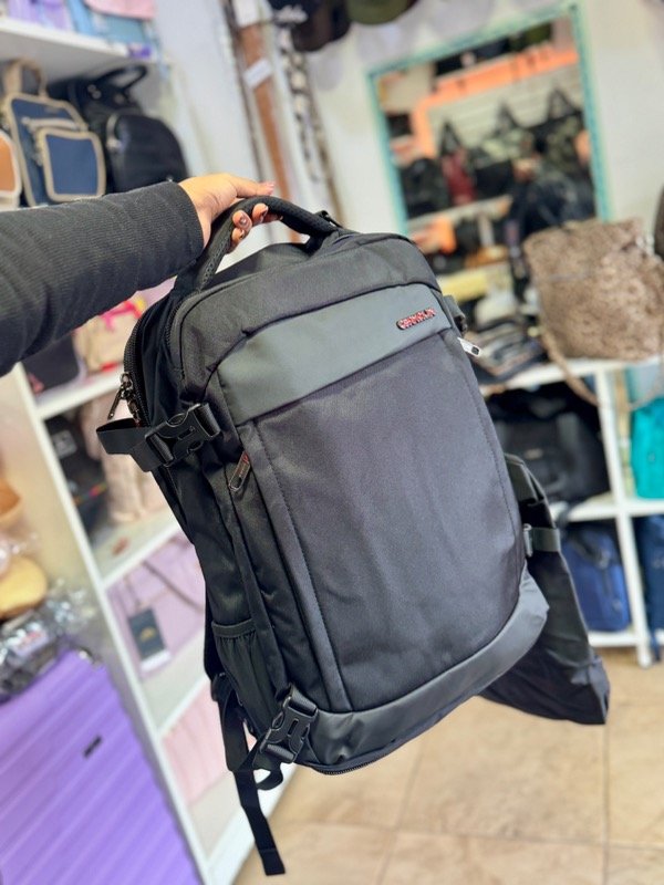Producto - Mochila Viajera Cormeilin Negra