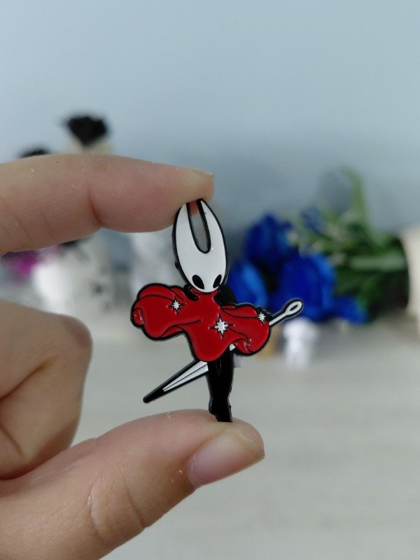 Producto - Pin metalizado - Hollow Knight #1496