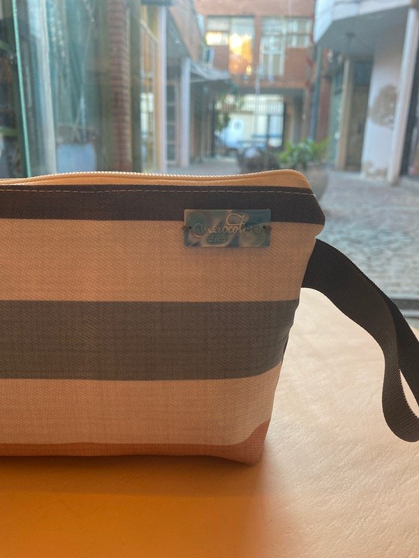 Producto - Cartuchera clásica rayas