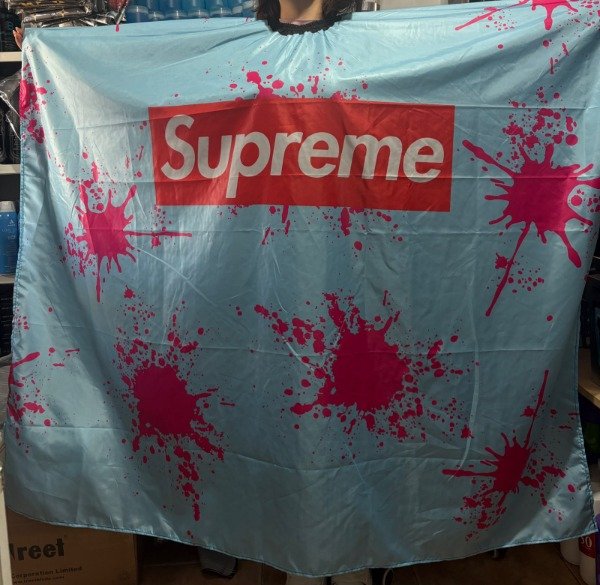 Producto - Capa supreme celeste