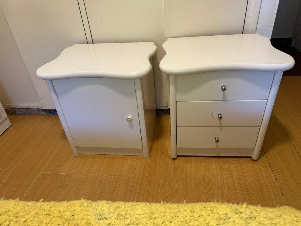 Producto - PAR MESAS DE LUZ LAQUEADAS 60x47x62 #11039