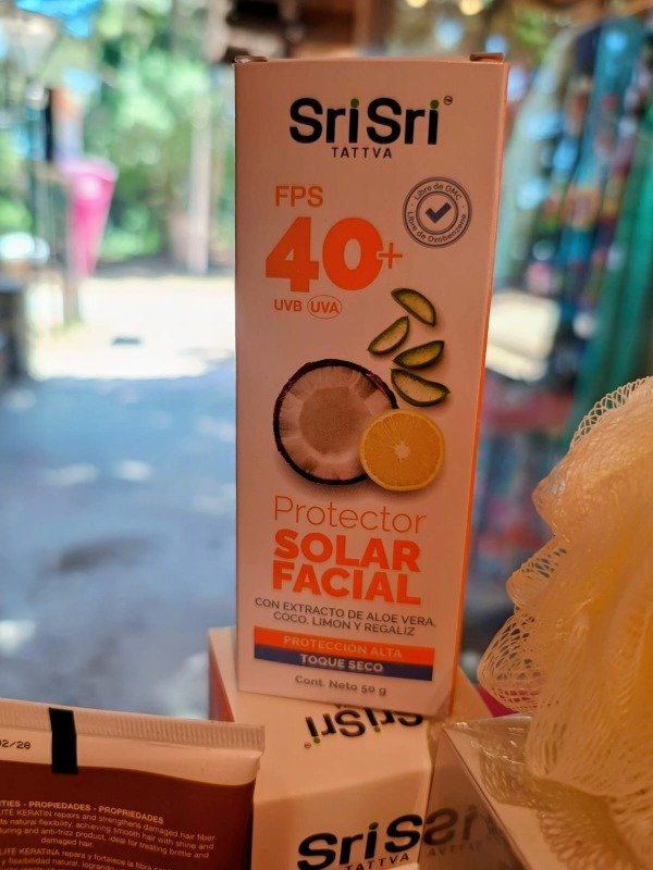 Producto - Protector solar Facial - Sri Sri -