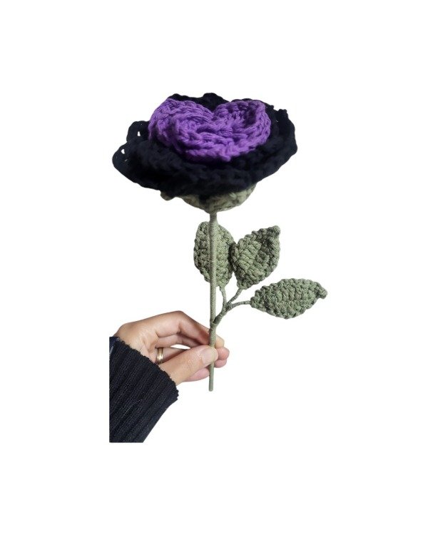 Producto - Rosa Tejida: Negro con violeta