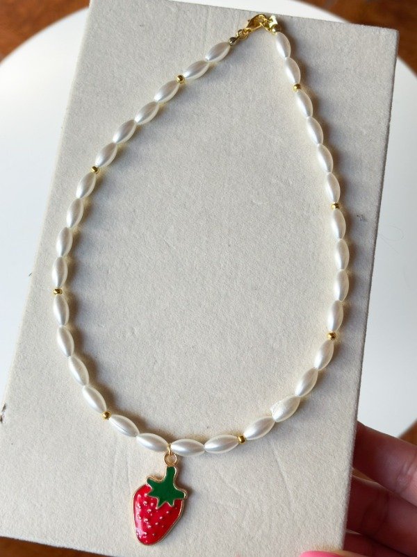 Producto - COLLAR PERLAS SEMILLAS Y FRUTILLA