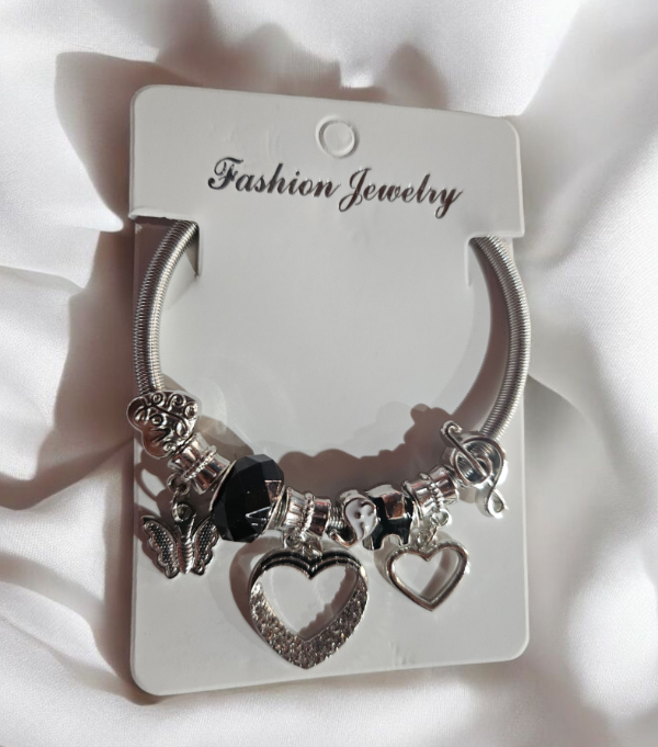 Producto - Pulsera fantasia dona negra y corazon