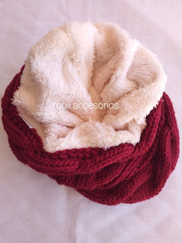 Producto - Cuello De Lana con piel Bordó