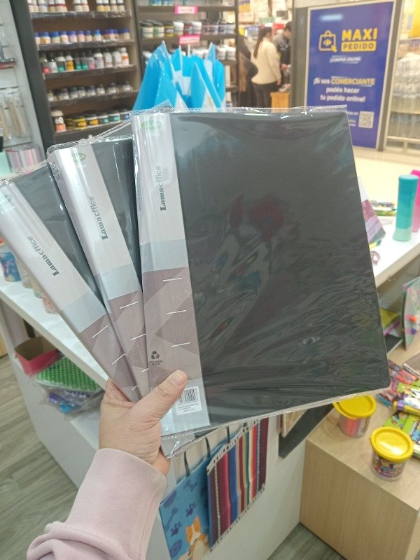 Producto - CARPETA A4 x 20 FOLIOS NEGRA