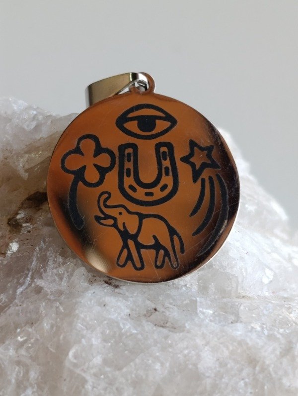 Producto - Dije acero quirúrgico de la suerte